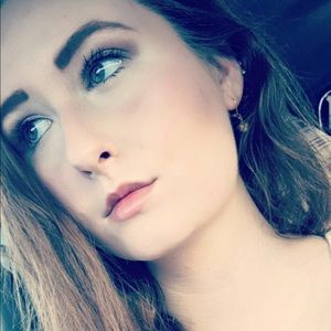 Meet your Posher, Em